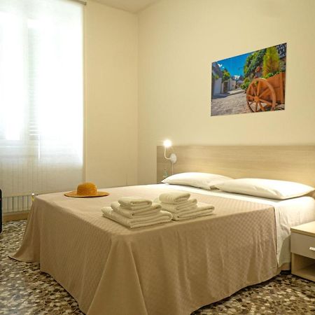 Cityflat Guest House Bari Exteriör bild